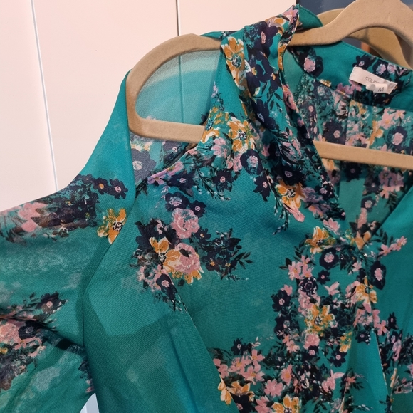 π3/$40 Sale!π Floral Long Sleeve Sheer Blouse - Picture 2 of 8